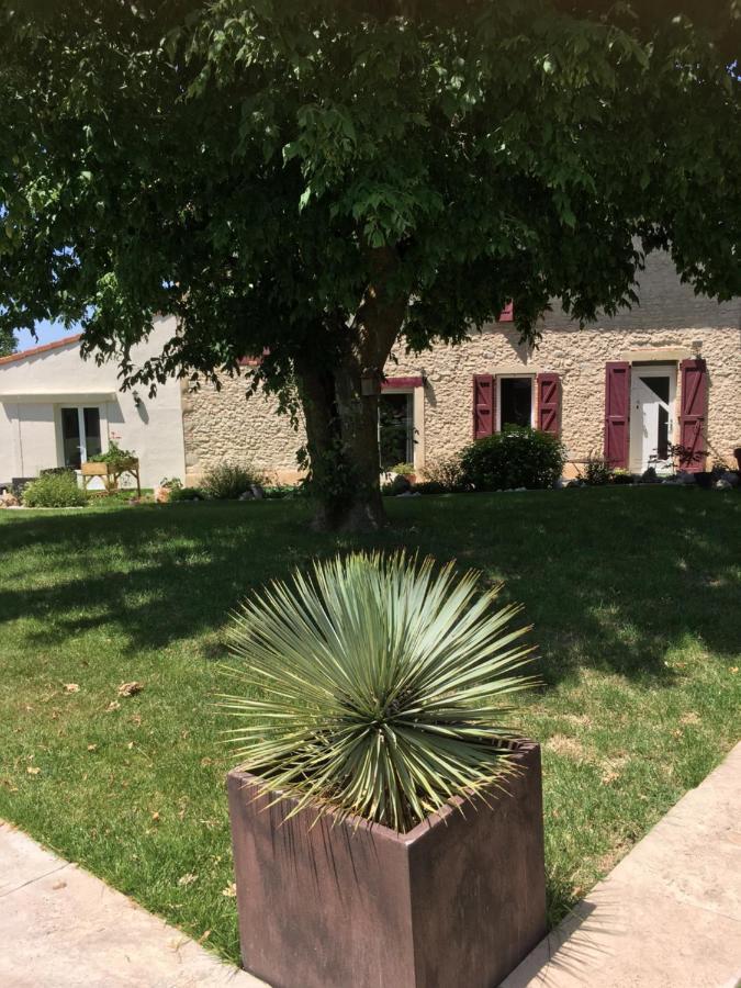Domaine De La Vigne Bed & Breakfast Cadalen Luaran gambar